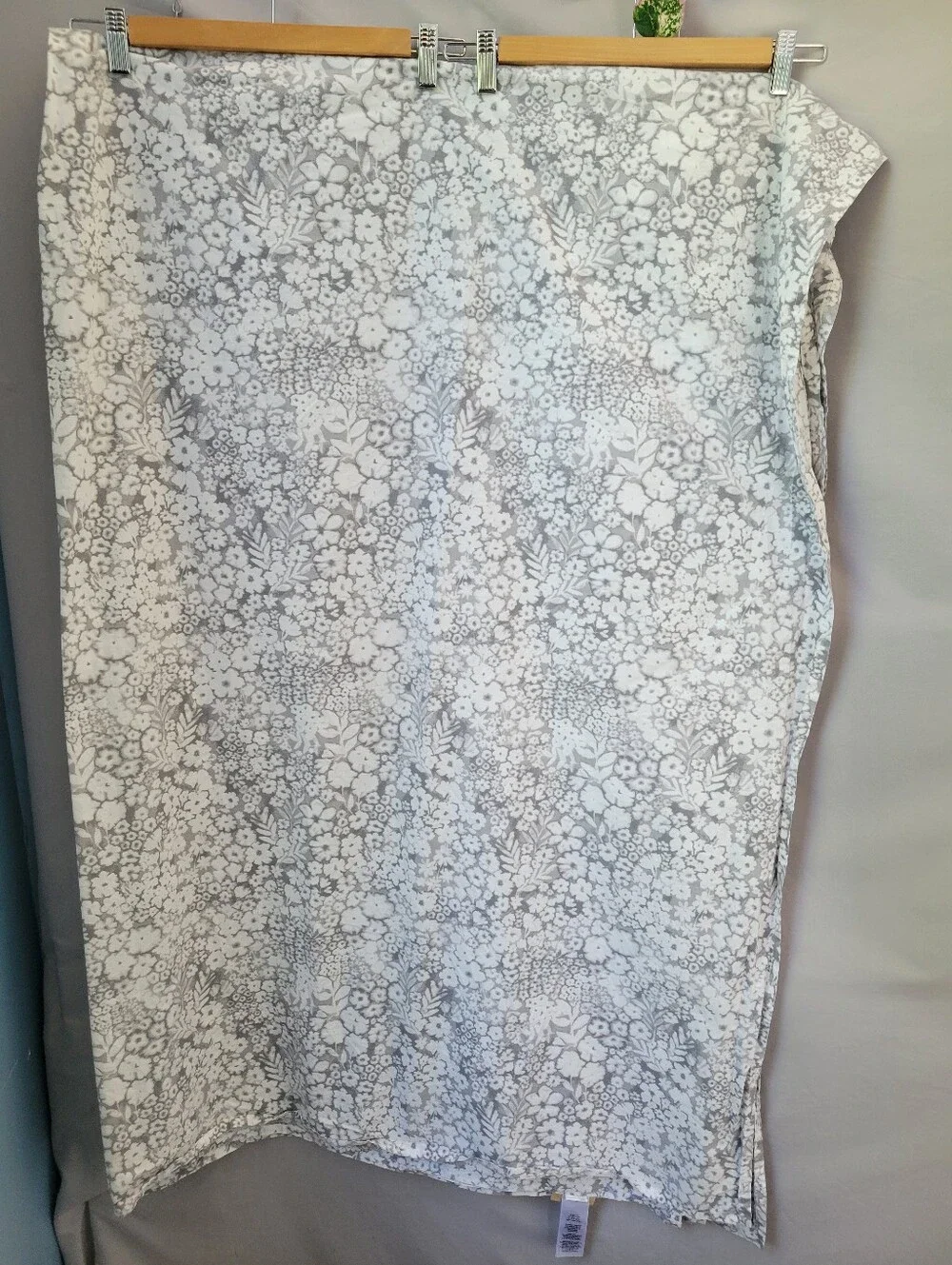 Pottery Barn Teen Flat and Fitted Sheet Floral Gray XL TWIN
